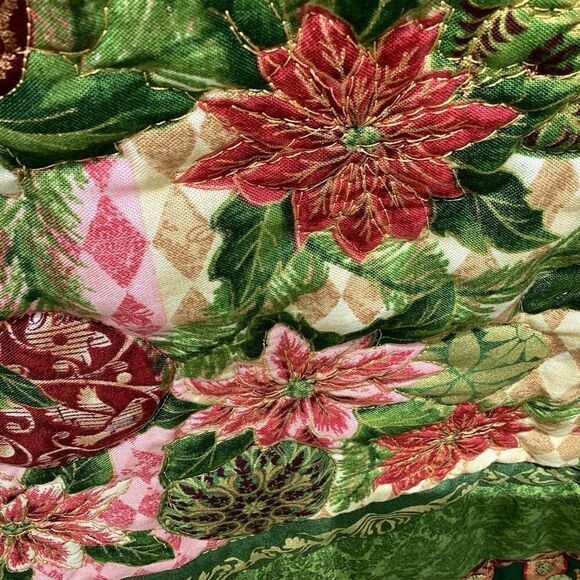 NWT. Hand Crafted Golden Reindeer Lap Quilt/Wall Hanging - Picture 6 of 13